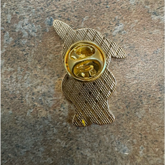 Pokemon Pikachu Nike Enamel Pin Brooch - Picture 3 of 3